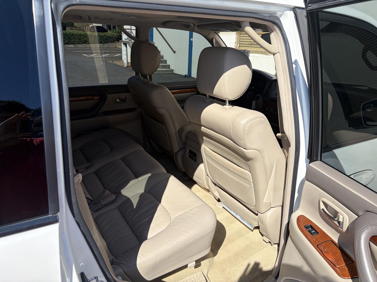 Lexus LX 470 4dr SUV 2006