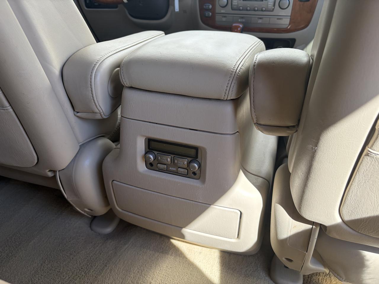Lexus LX 470 4dr SUV 2006