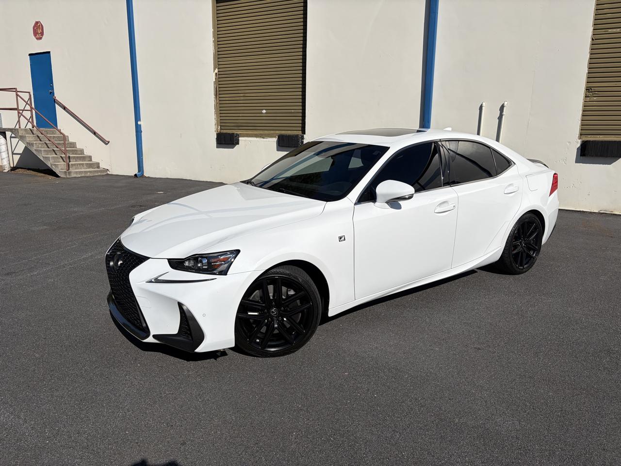 Lexus IS 300  2019
