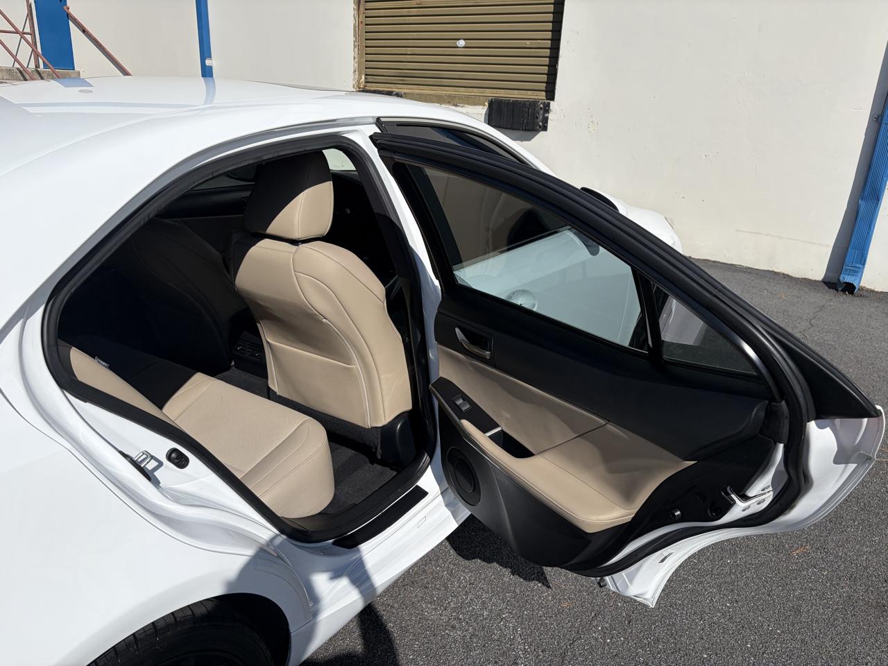Lexus IS 300  2019