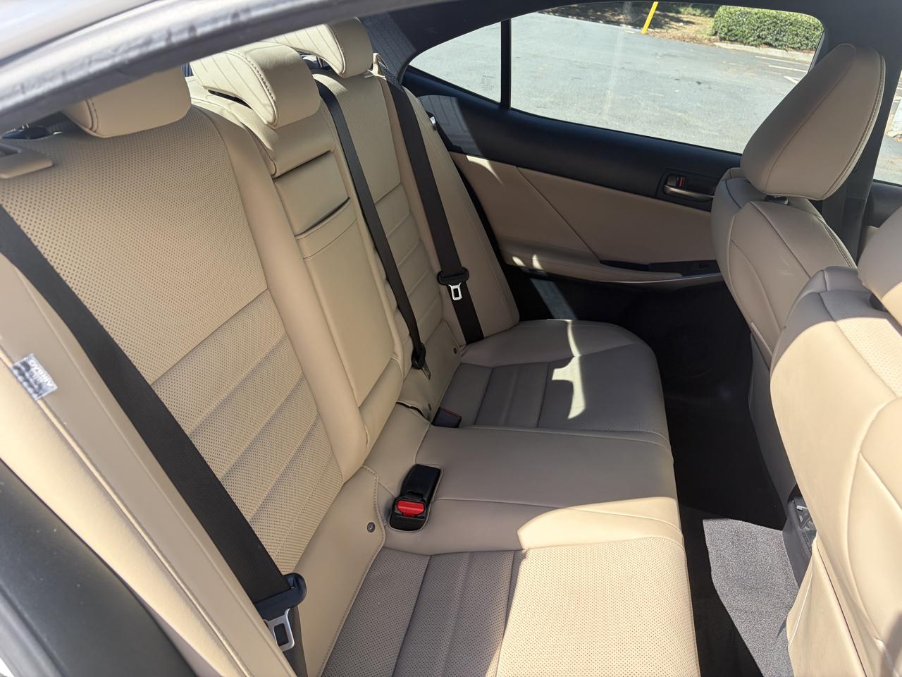 Lexus IS 300  2019