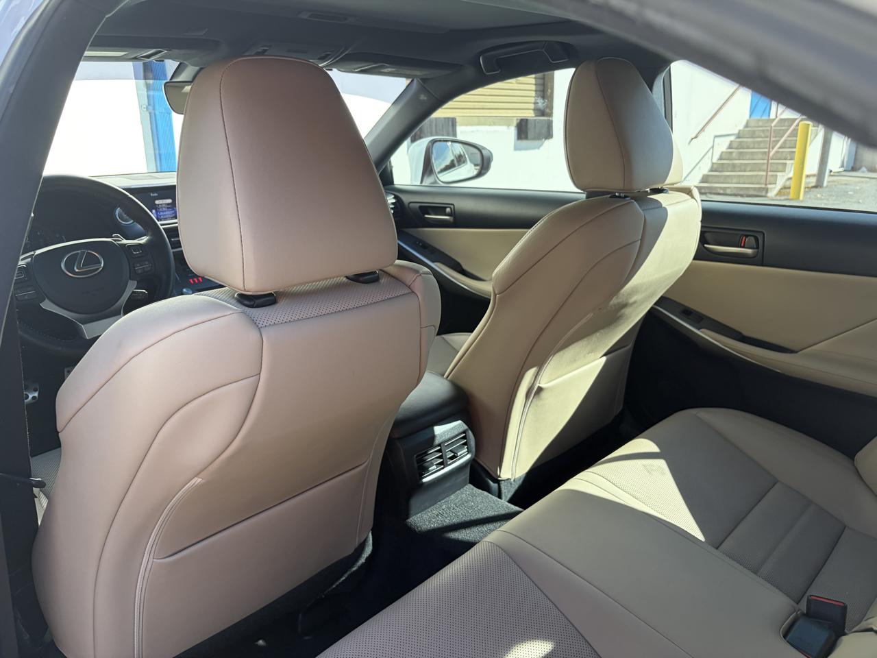Lexus IS 300  2019