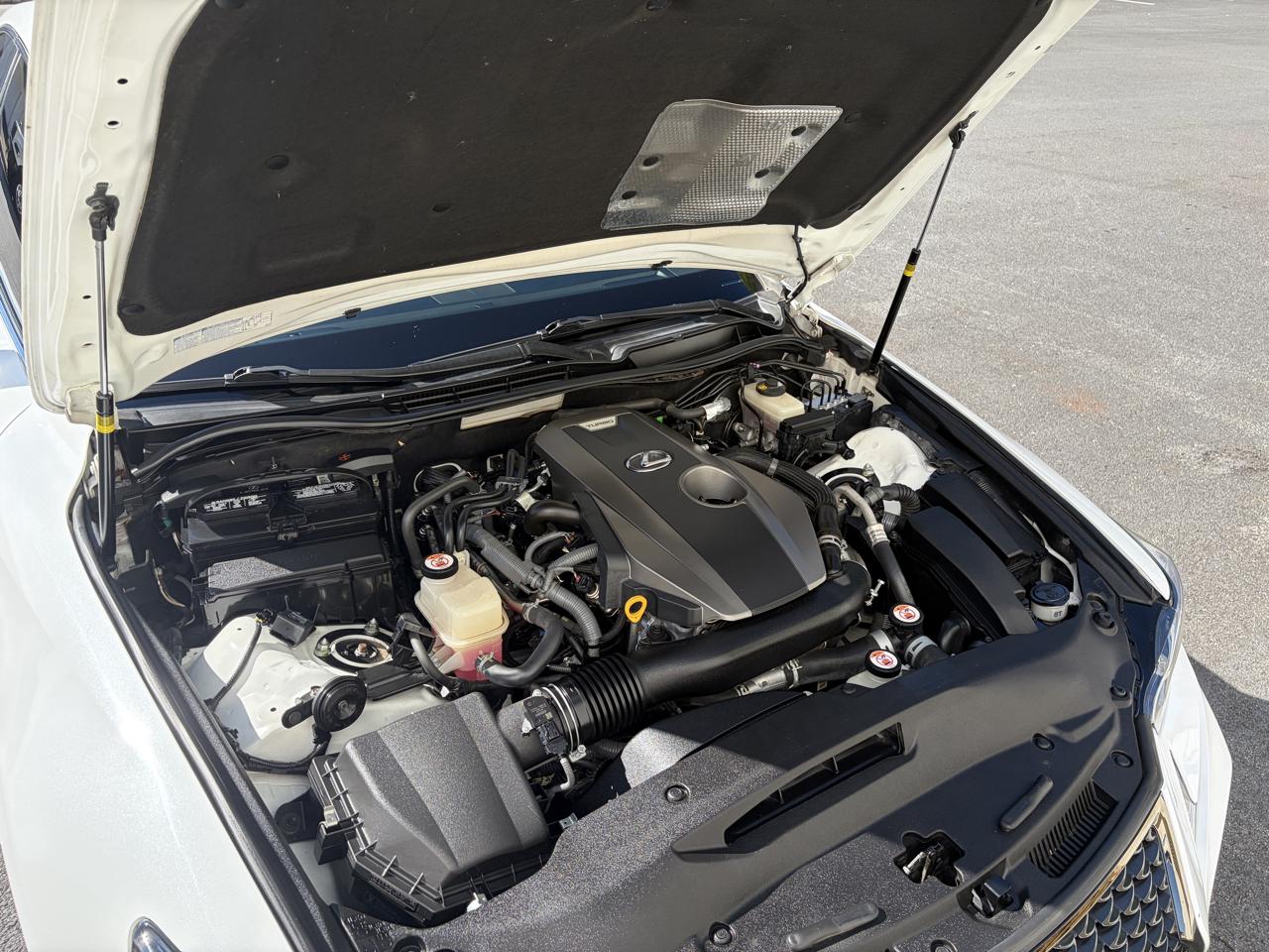 Lexus IS 300  2019