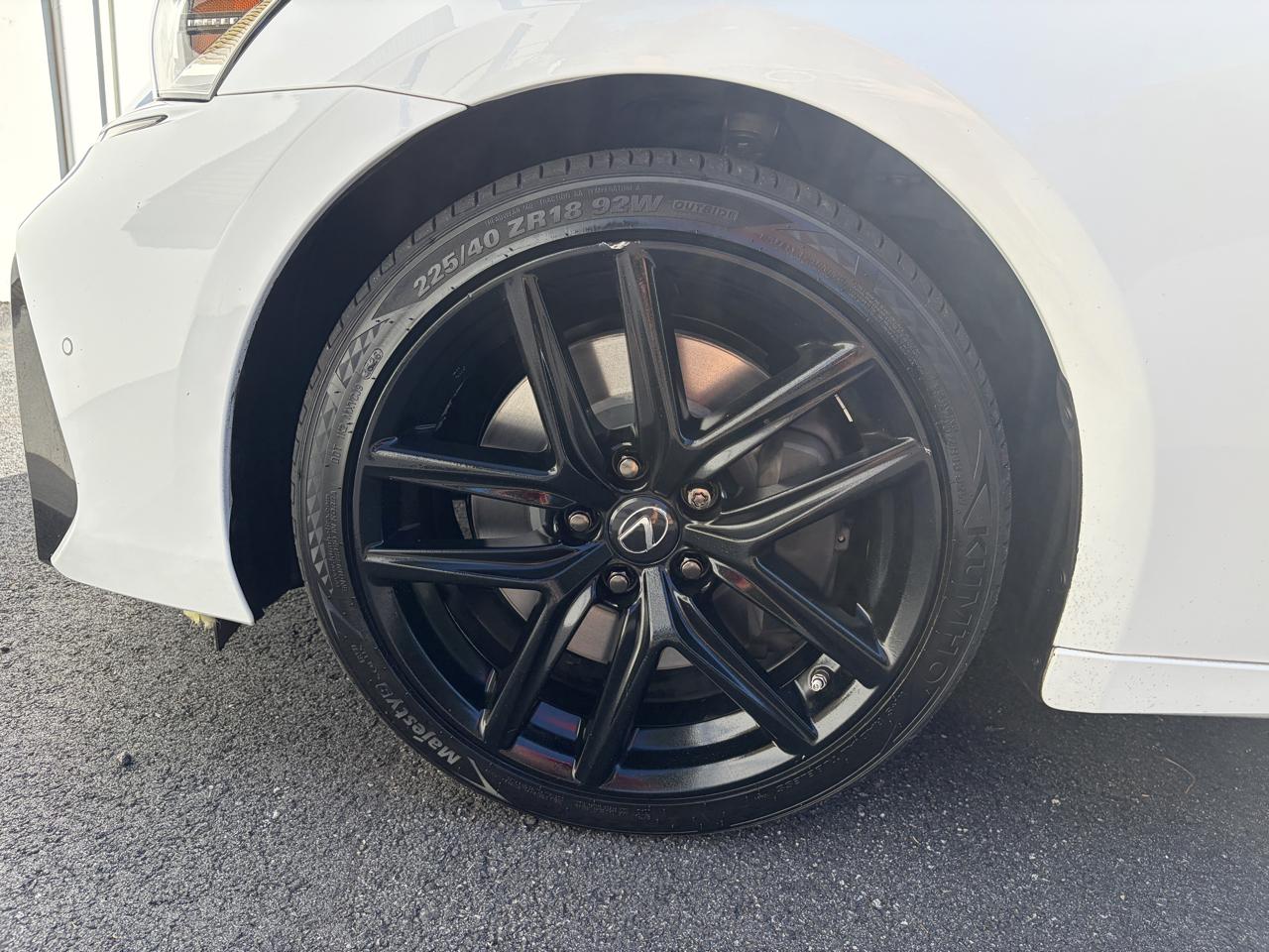 Lexus IS 300  2019