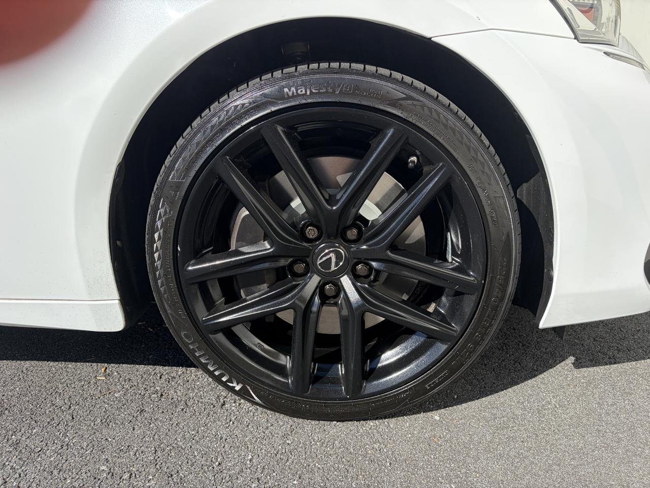 Lexus IS 300  2019