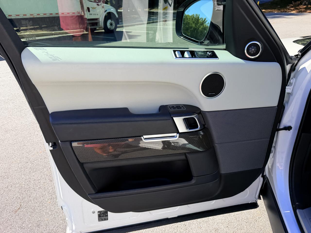 Land Rover Range Rover Sport V8 Supercharged SVR 2022