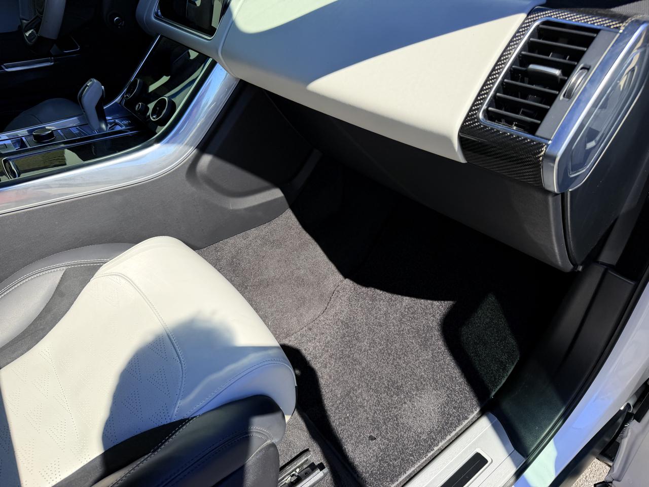 Land Rover Range Rover Sport V8 Supercharged SVR 2022