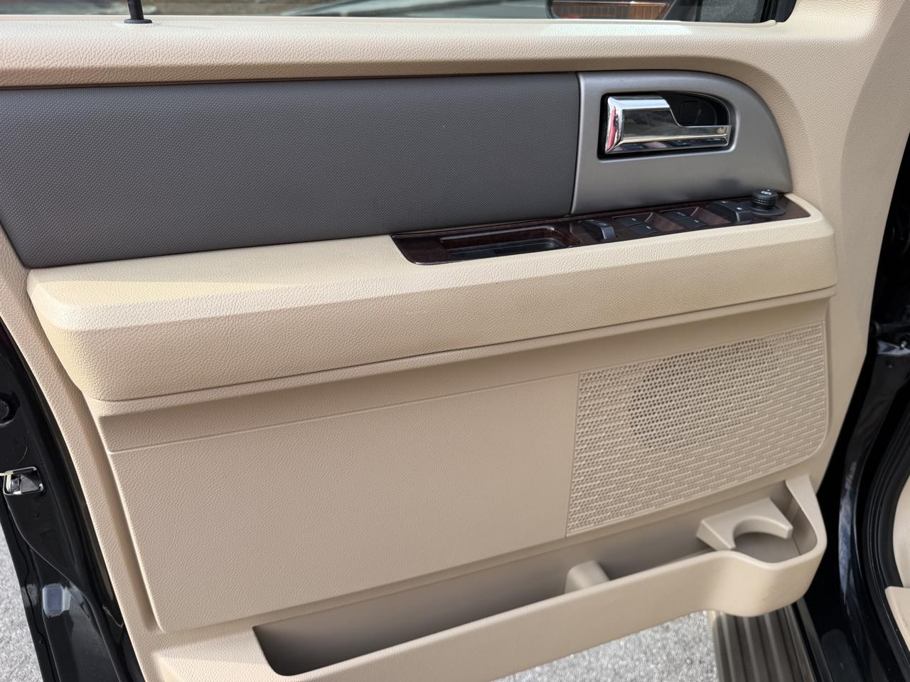 Ford Expedition 2WD 4dr XLT 2014