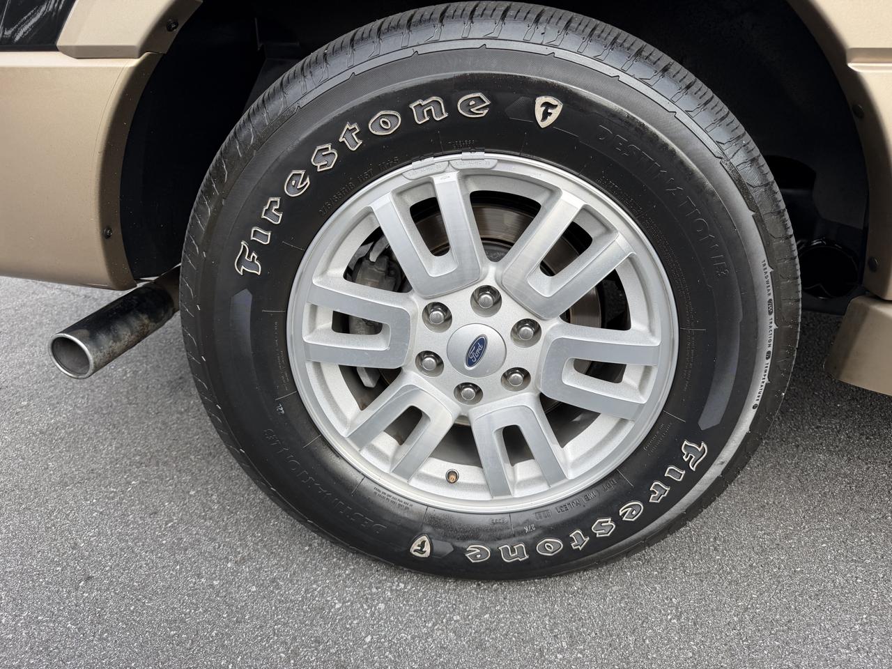 Ford Expedition 2WD 4dr XLT 2014