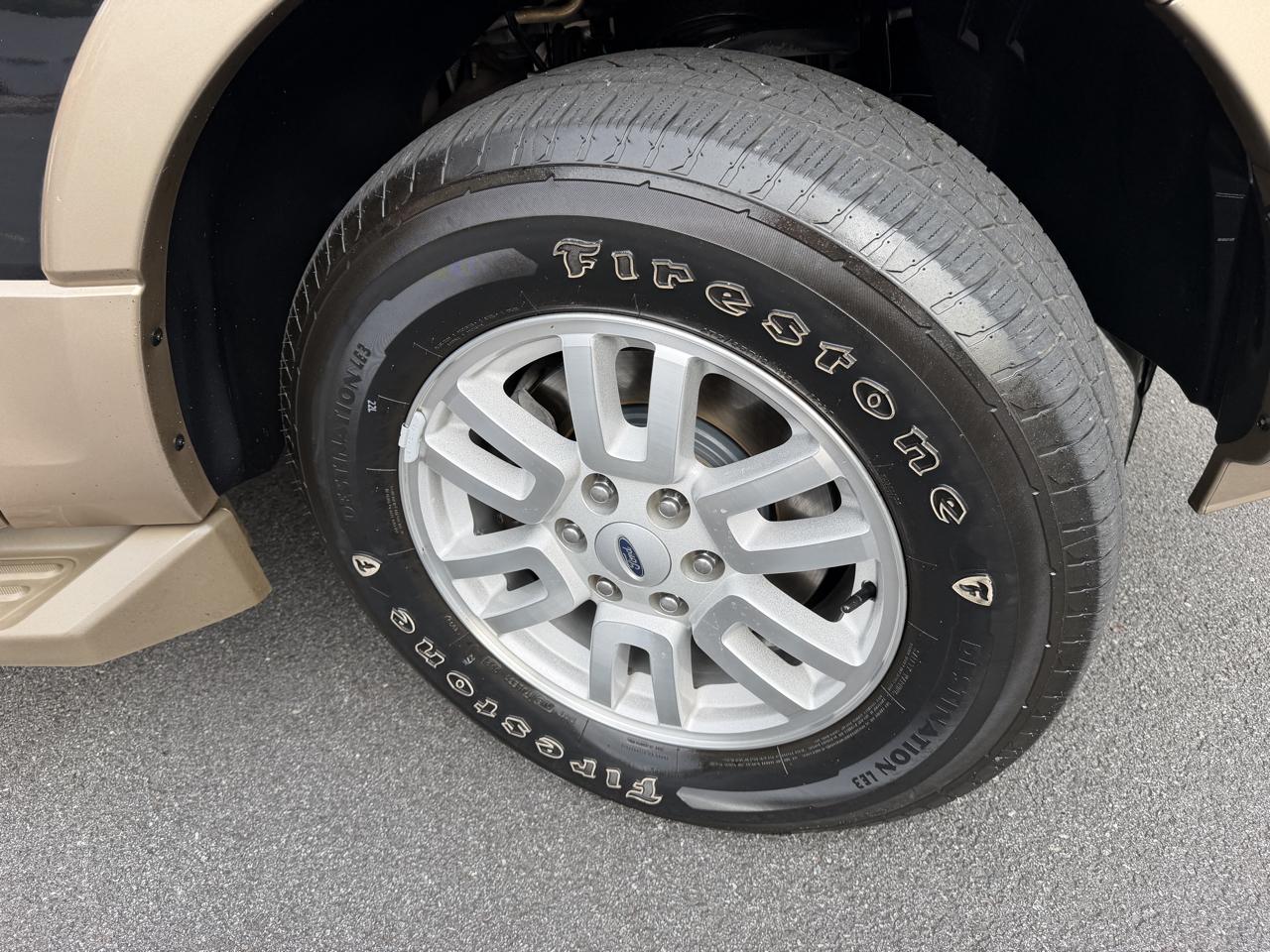 Ford Expedition 2WD 4dr XLT 2014
