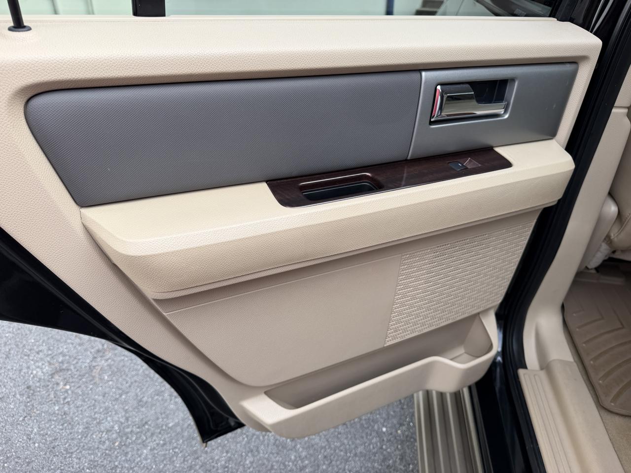 Ford Expedition 2WD 4dr XLT 2014