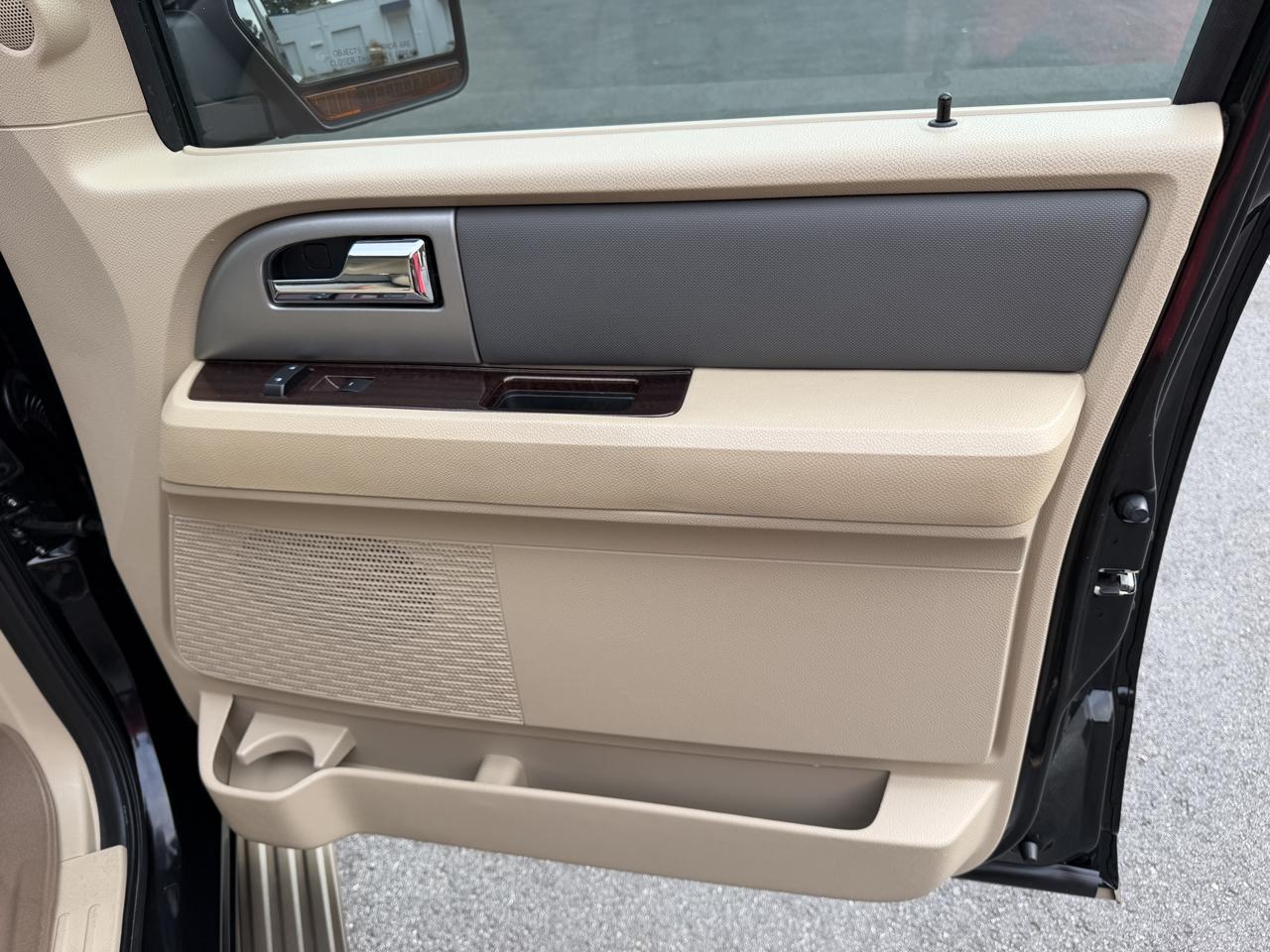 Ford Expedition 2WD 4dr XLT 2014