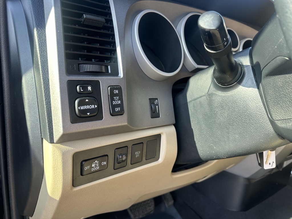 Toyota Tundra 4WD Truck Double Cab 5.7L V8 6-Spd AT (Natl) 2012