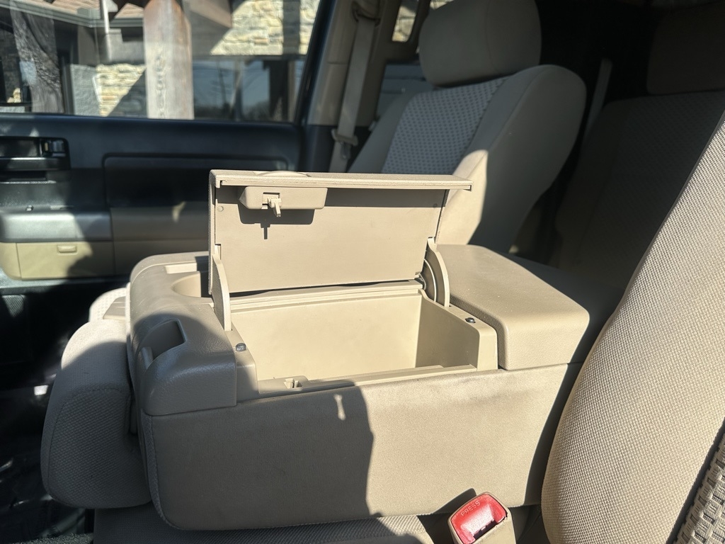 Toyota Tundra 4WD Truck Double Cab 5.7L V8 6-Spd AT (Natl) 2012