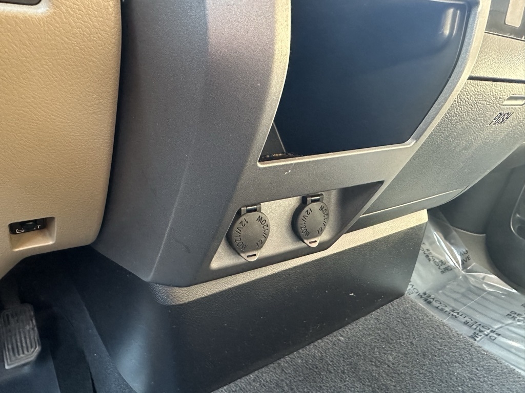 Toyota Tundra 4WD Truck Double Cab 5.7L V8 6-Spd AT (Natl) 2012