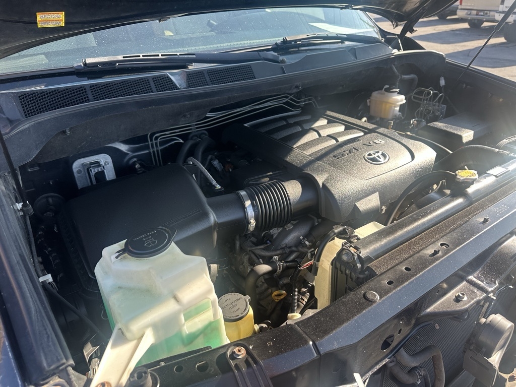 Toyota Tundra 4WD Truck Double Cab 5.7L V8 6-Spd AT (Natl) 2012