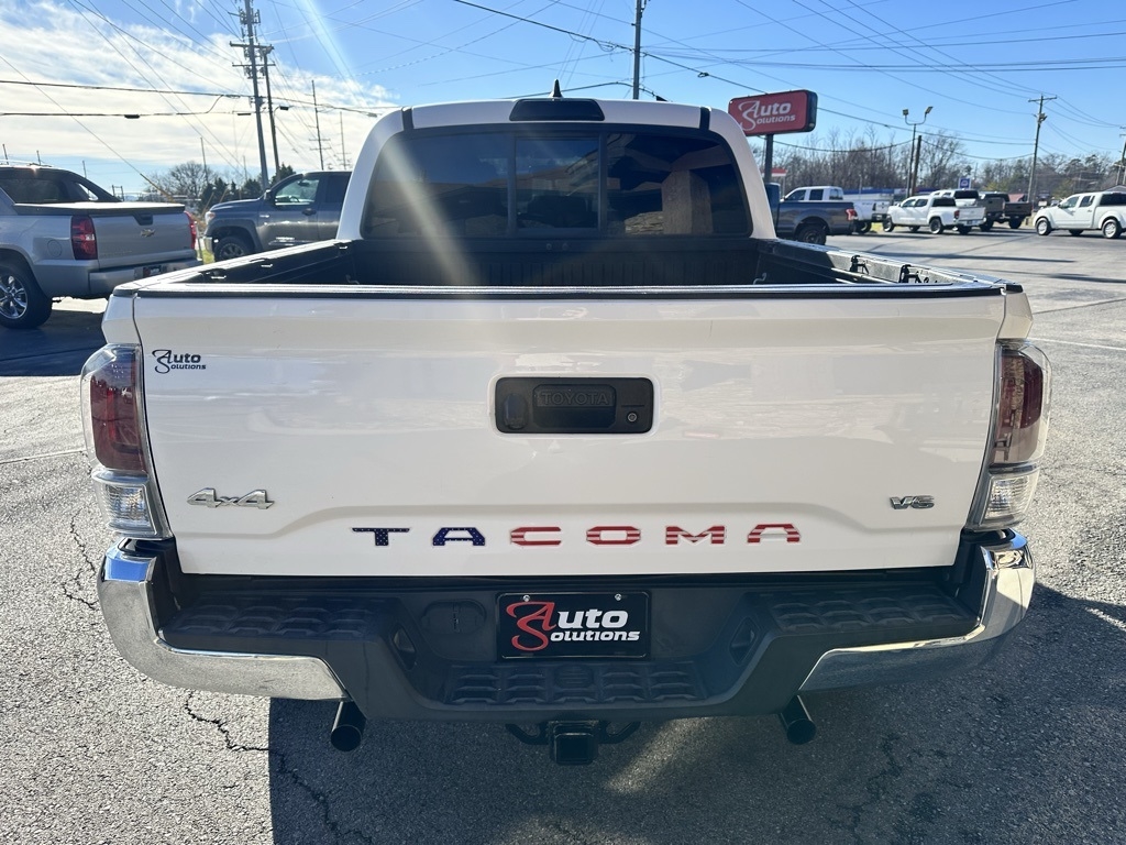 Toyota Tacoma TRD Off Road Double Cab 5' Bed V6 4x4 MT (Natl) 2017