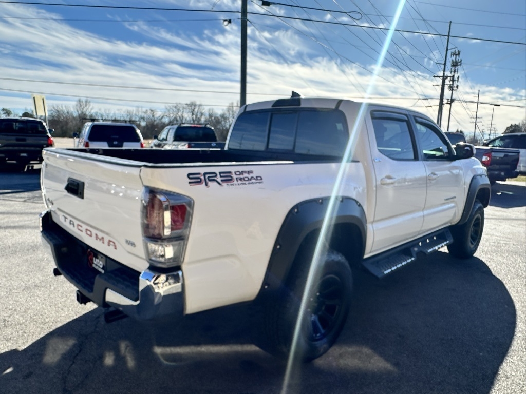 Toyota Tacoma TRD Off Road Double Cab 5' Bed V6 4x4 MT (Natl) 2017