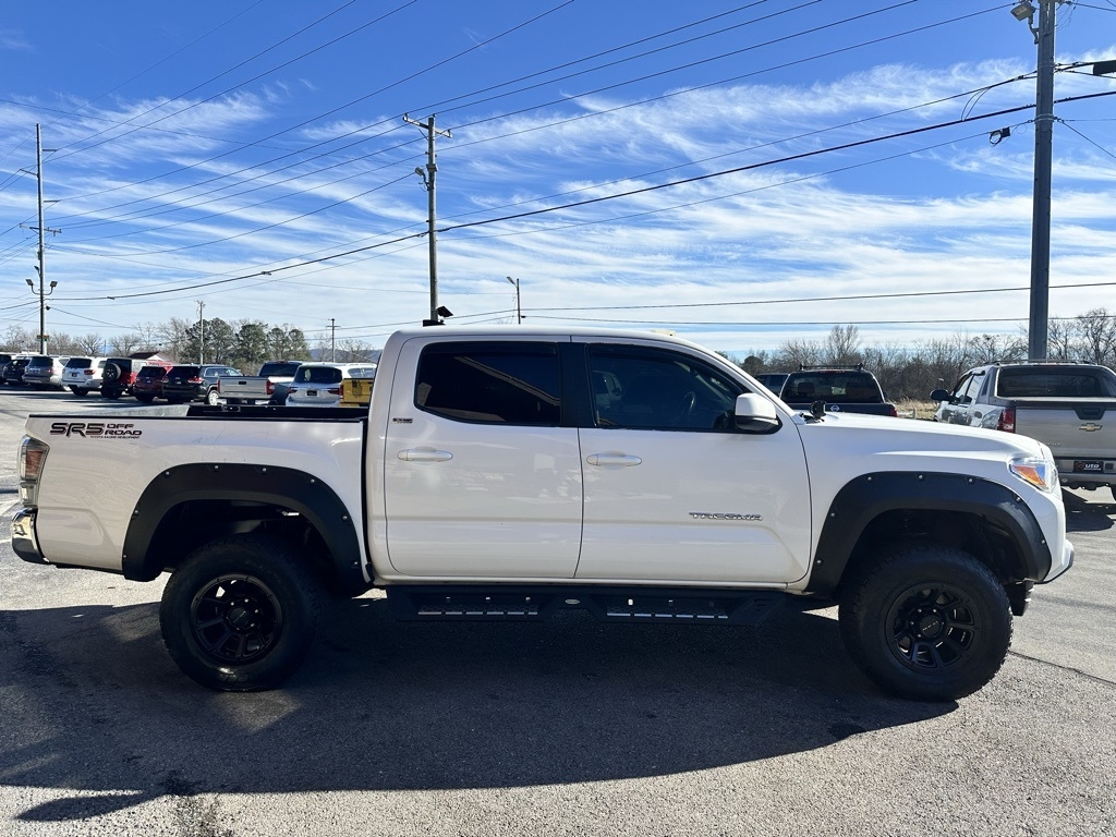 Toyota Tacoma TRD Off Road Double Cab 5' Bed V6 4x4 MT (Natl) 2017