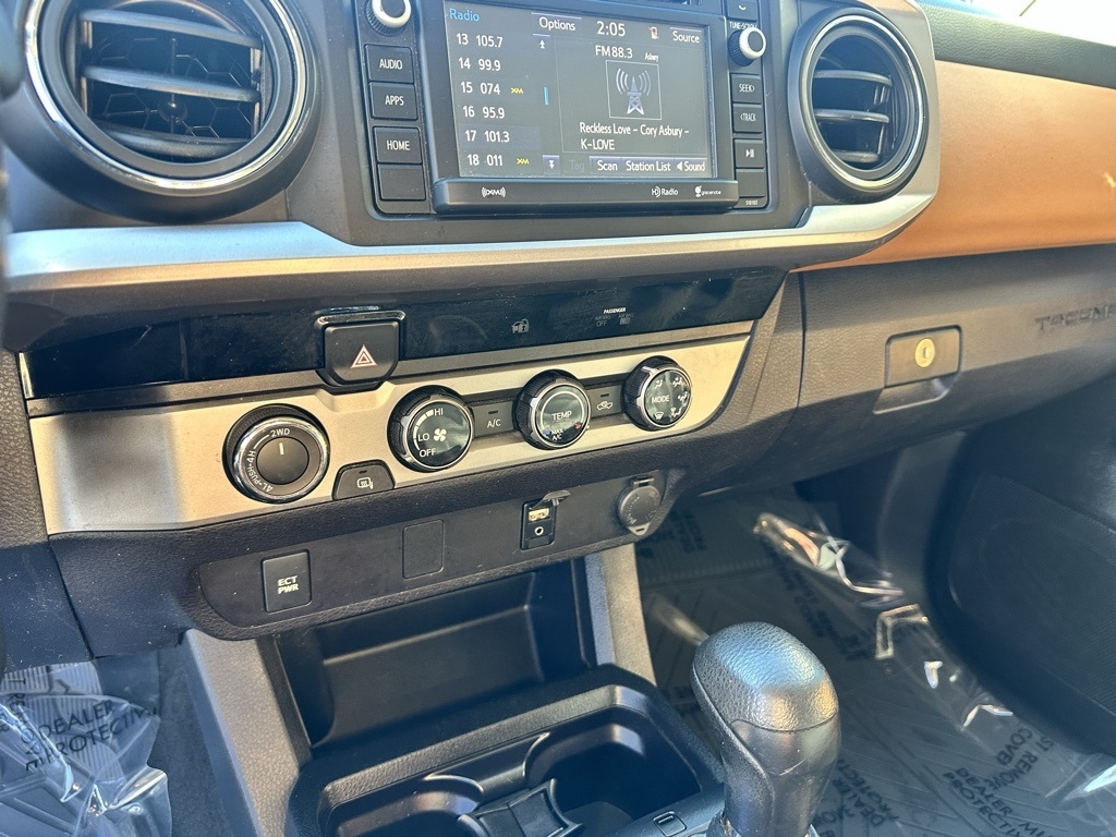 Toyota Tacoma TRD Off Road Double Cab 5' Bed V6 4x4 MT (Natl) 2017