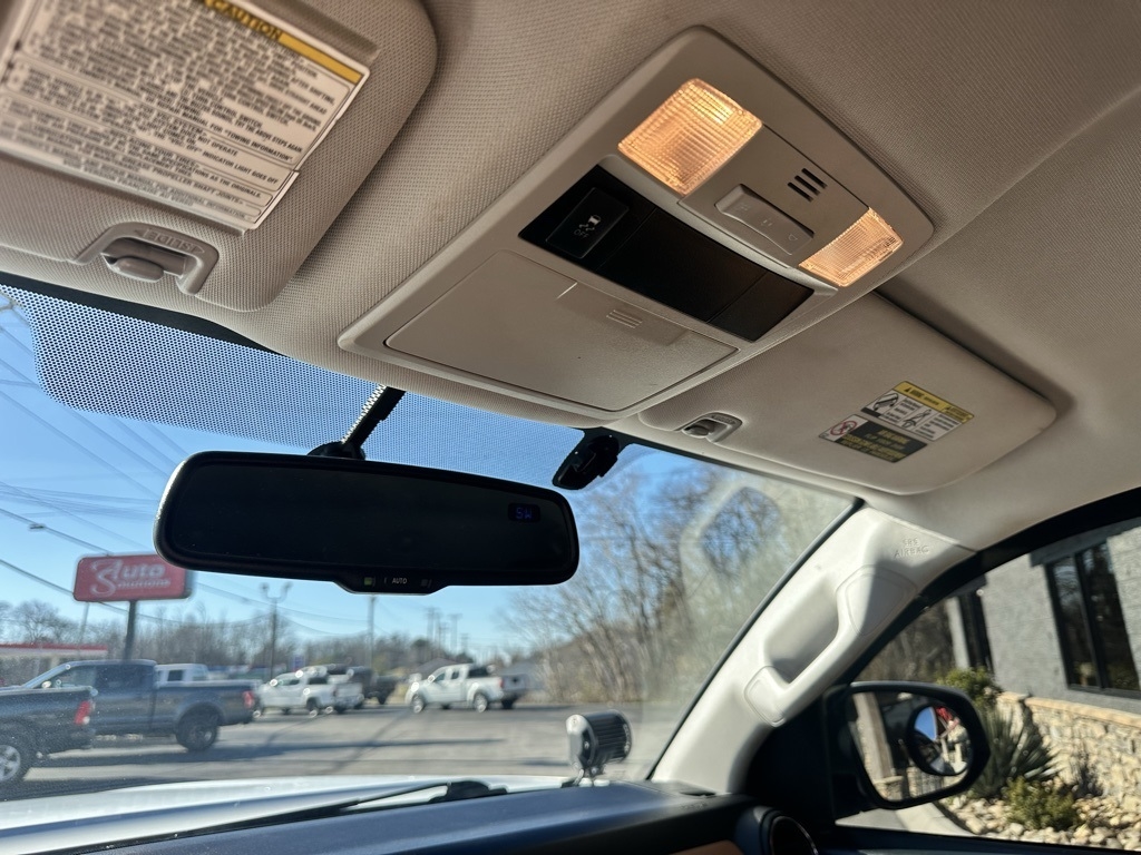 Toyota Tacoma TRD Off Road Double Cab 5' Bed V6 4x4 MT (Natl) 2017