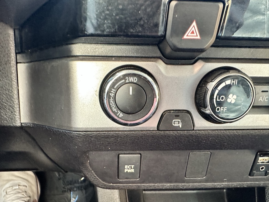 Toyota Tacoma TRD Off Road Double Cab 5' Bed V6 4x4 MT (Natl) 2017