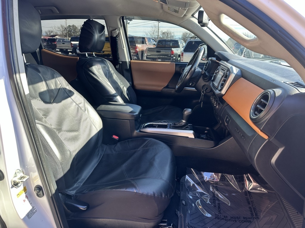 Toyota Tacoma TRD Off Road Double Cab 5' Bed V6 4x4 MT (Natl) 2017