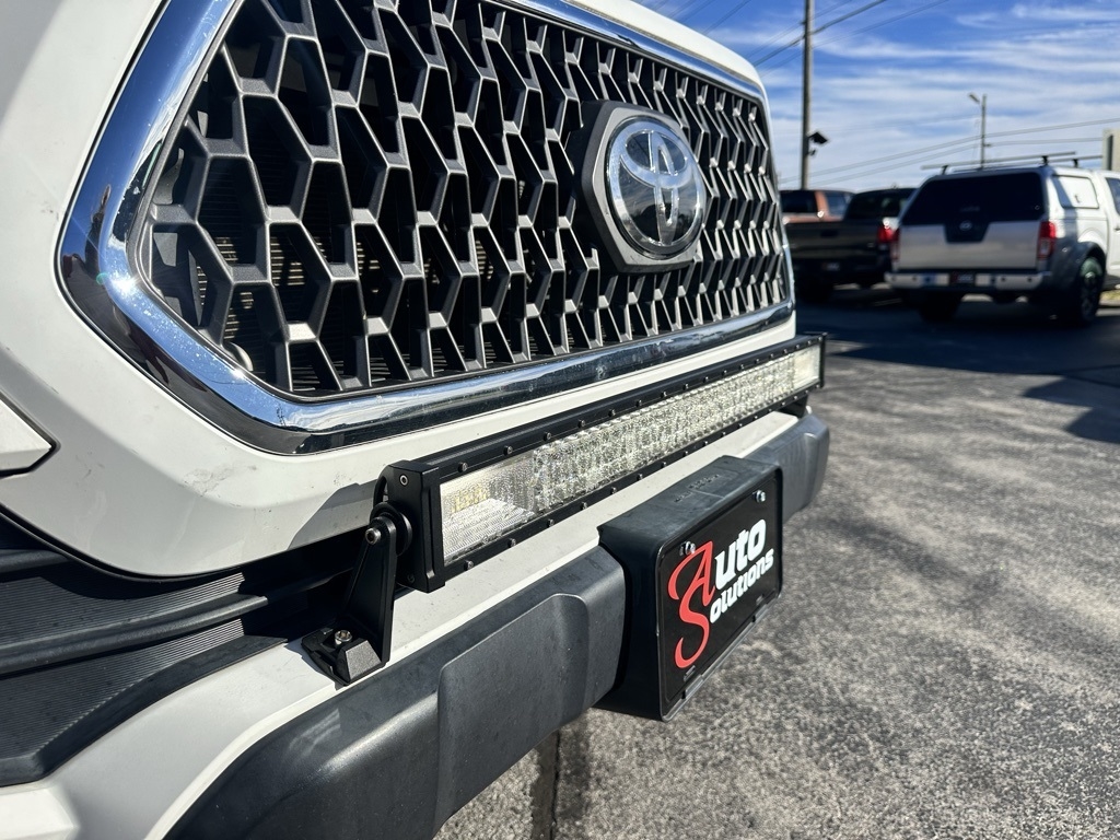 Toyota Tacoma TRD Off Road Double Cab 5' Bed V6 4x4 MT (Natl) 2017