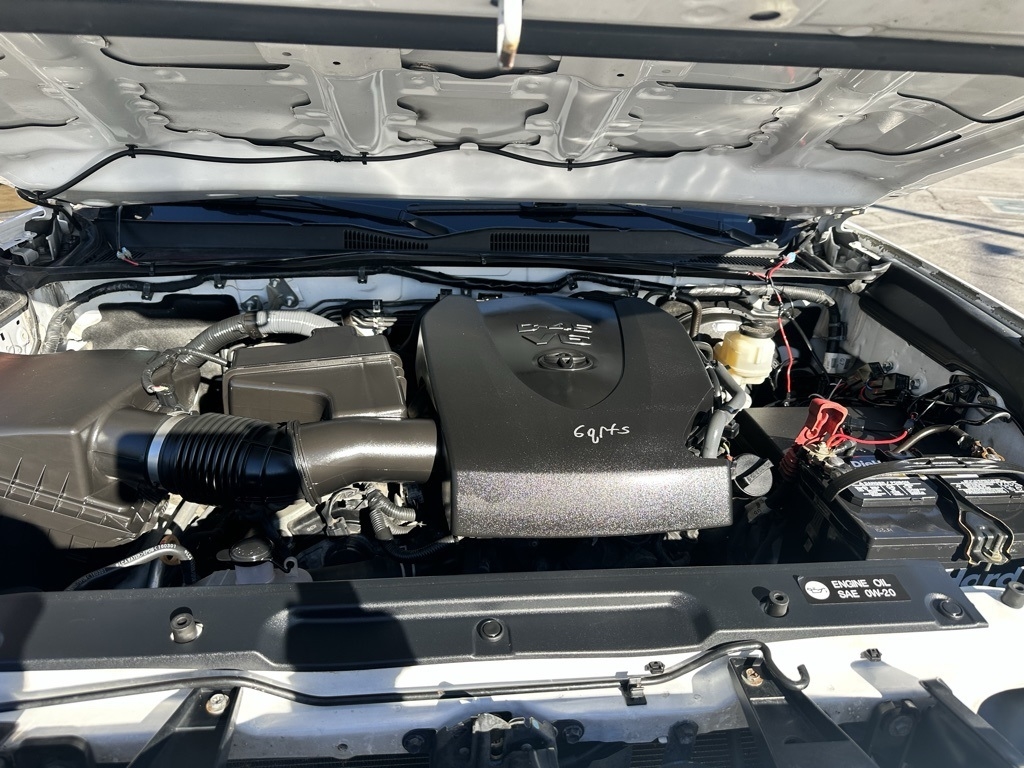 Toyota Tacoma TRD Off Road Double Cab 5' Bed V6 4x4 MT (Natl) 2017