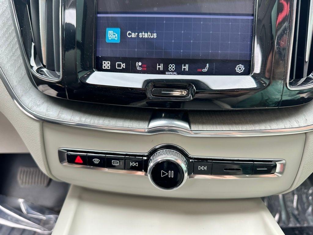 Volvo XC60 B5 AWD Plus Bright Theme 2023