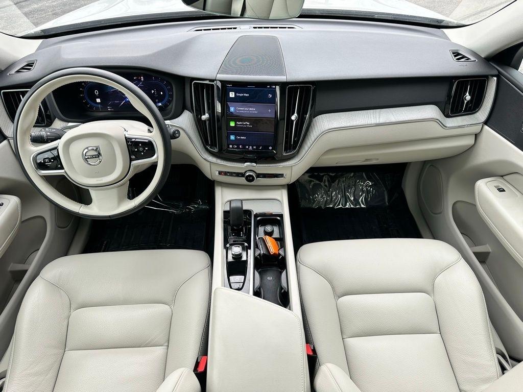 Volvo XC60 B5 AWD Plus Bright Theme 2023