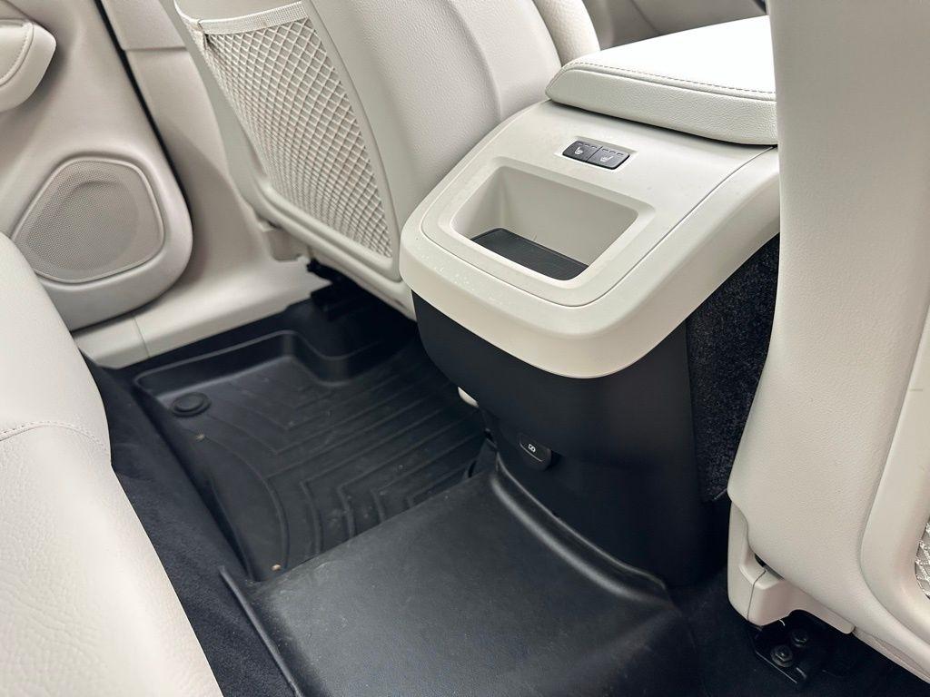 Volvo XC60 B5 AWD Plus Bright Theme 2023