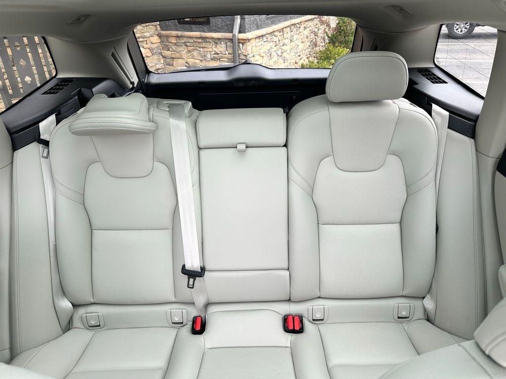 Volvo XC60 B5 AWD Plus Bright Theme 2023