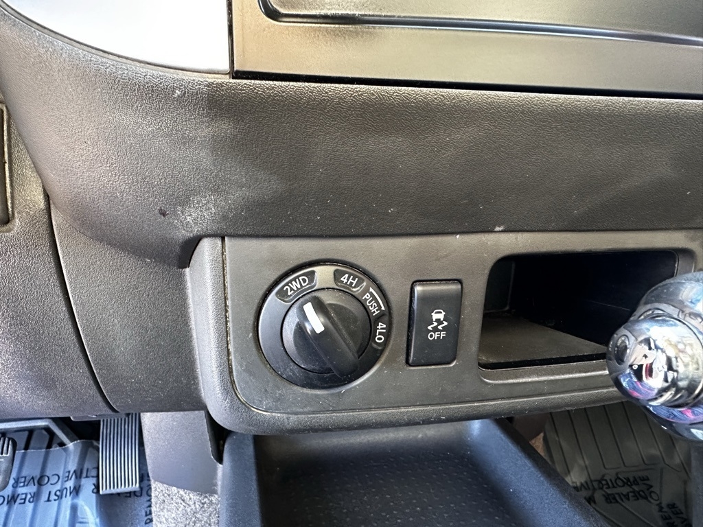 Nissan Xterra 4WD 4dr Auto S 2012