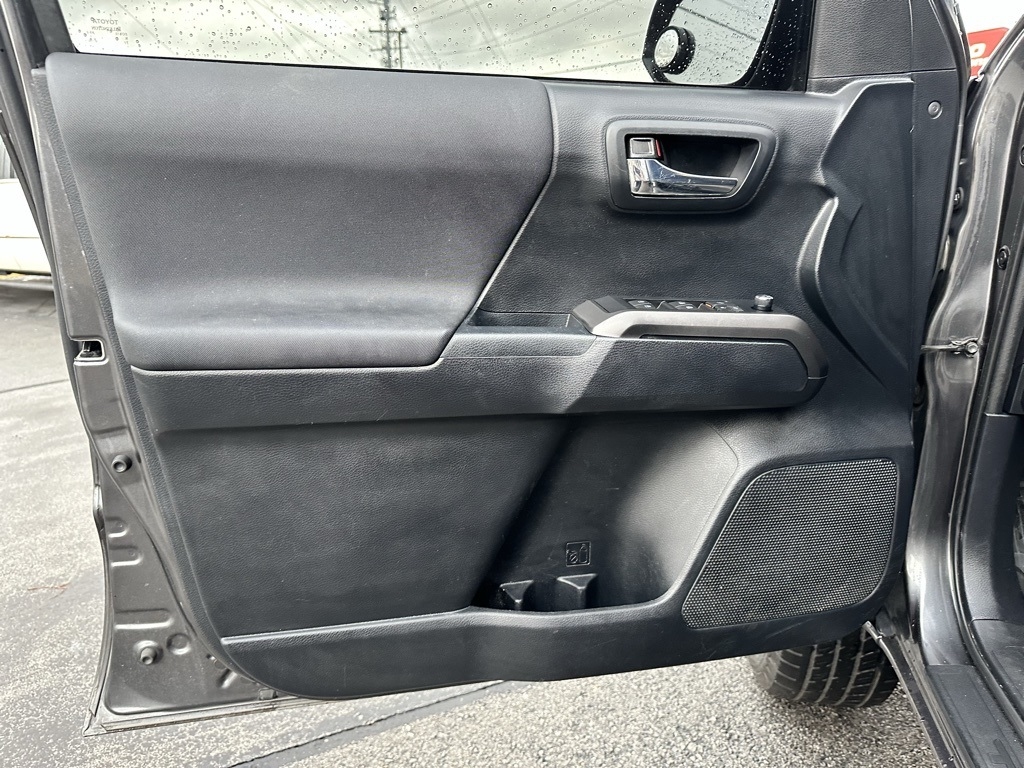 Toyota Tacoma TRD Off Road Double Cab 5' Bed V6 4x4 MT (Natl) 2018