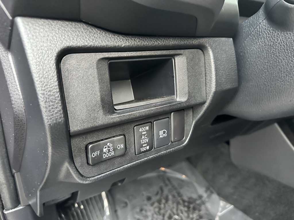 Toyota Tacoma TRD Off Road Double Cab 5' Bed V6 4x4 MT (Natl) 2018