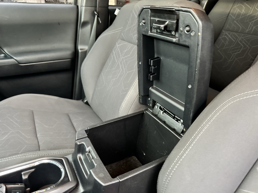 Toyota Tacoma TRD Off Road Double Cab 5' Bed V6 4x4 MT (Natl) 2018