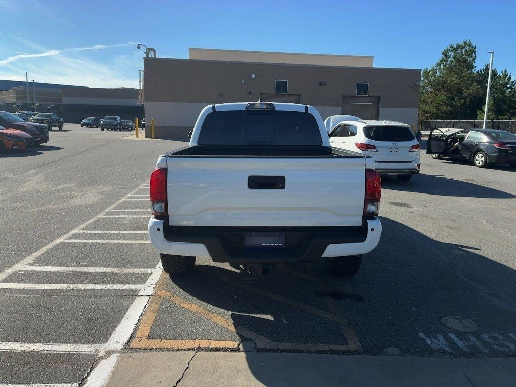 Toyota Tacoma 2WD TRD Off Road Double Cab 5' Bed V6 AT (Natl) 2019