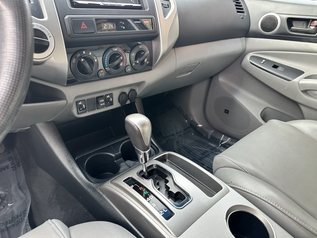 Toyota Tacoma 4WD Double Cab V6 MT (Natl) 2014