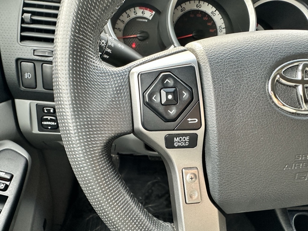 Toyota Tacoma 4WD Double Cab V6 MT (Natl) 2014