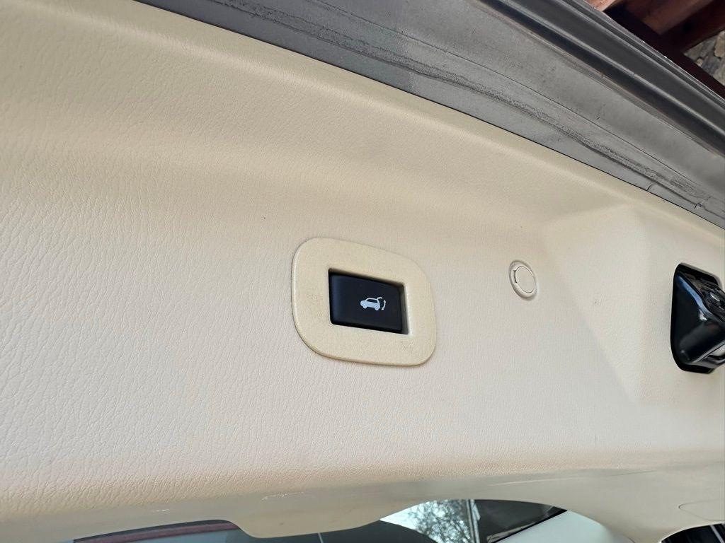 Infiniti QX80 2WD 4dr 2016