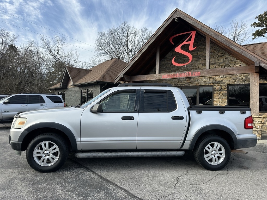 Ford Explorer Sport Trac RWD 4dr XLT 2010