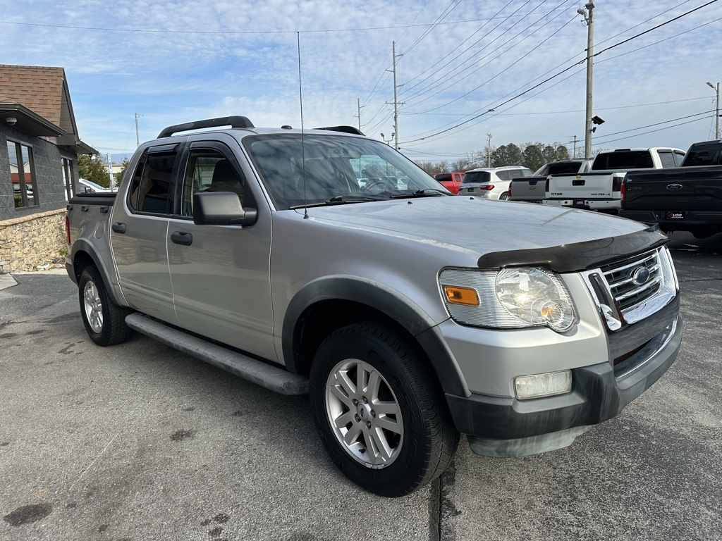 Ford Explorer Sport Trac RWD 4dr XLT 2010
