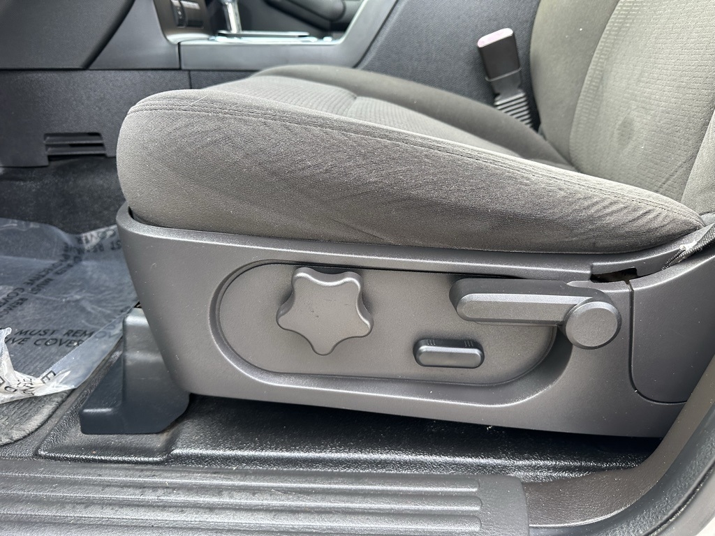 Ford Explorer Sport Trac RWD 4dr XLT 2010