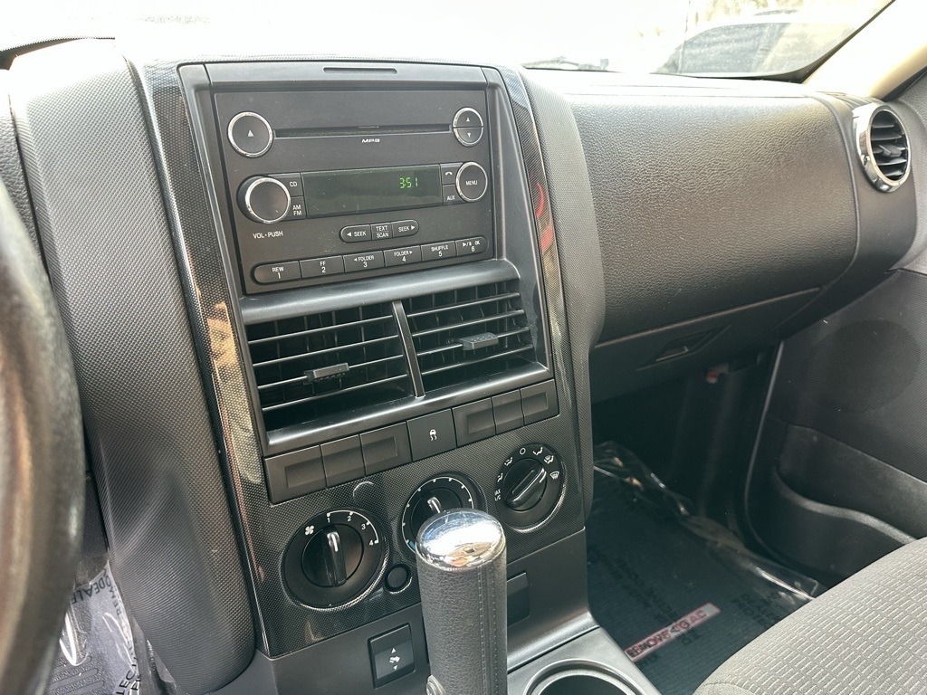 Ford Explorer Sport Trac RWD 4dr XLT 2010