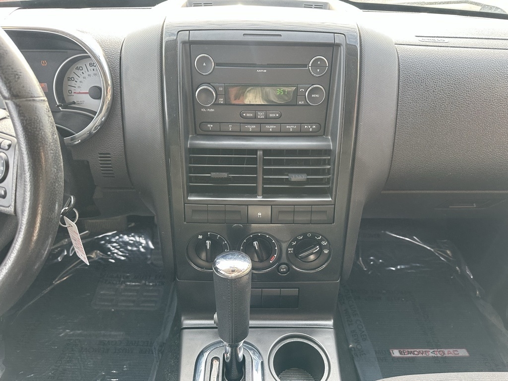 Ford Explorer Sport Trac RWD 4dr XLT 2010