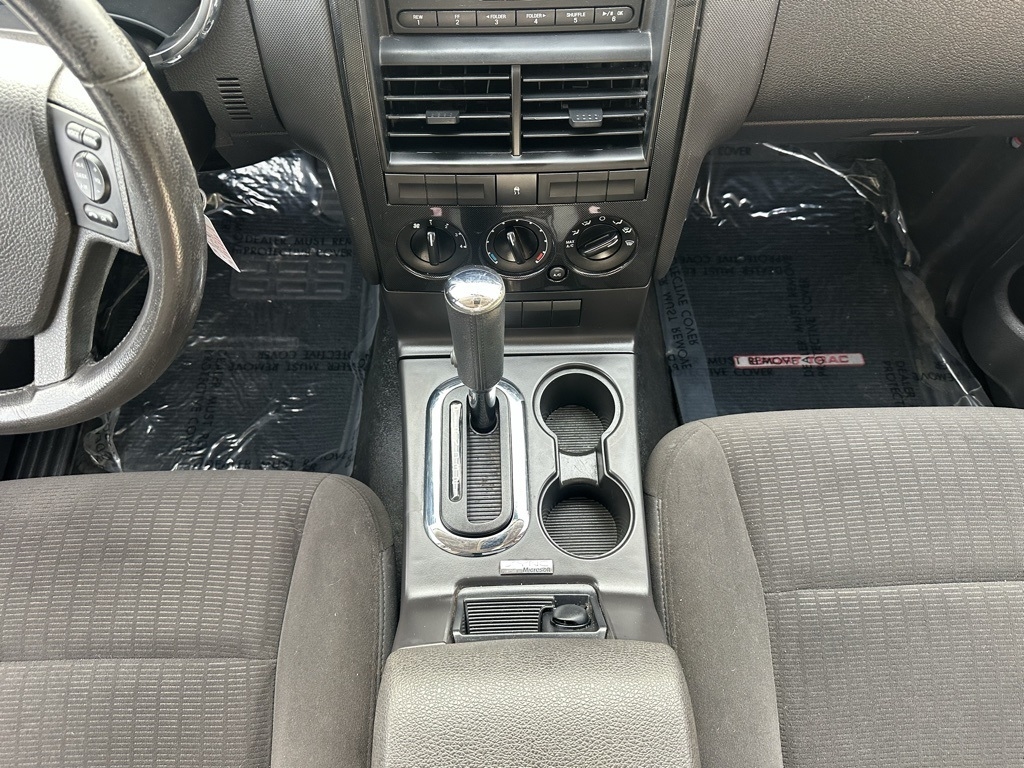 Ford Explorer Sport Trac RWD 4dr XLT 2010