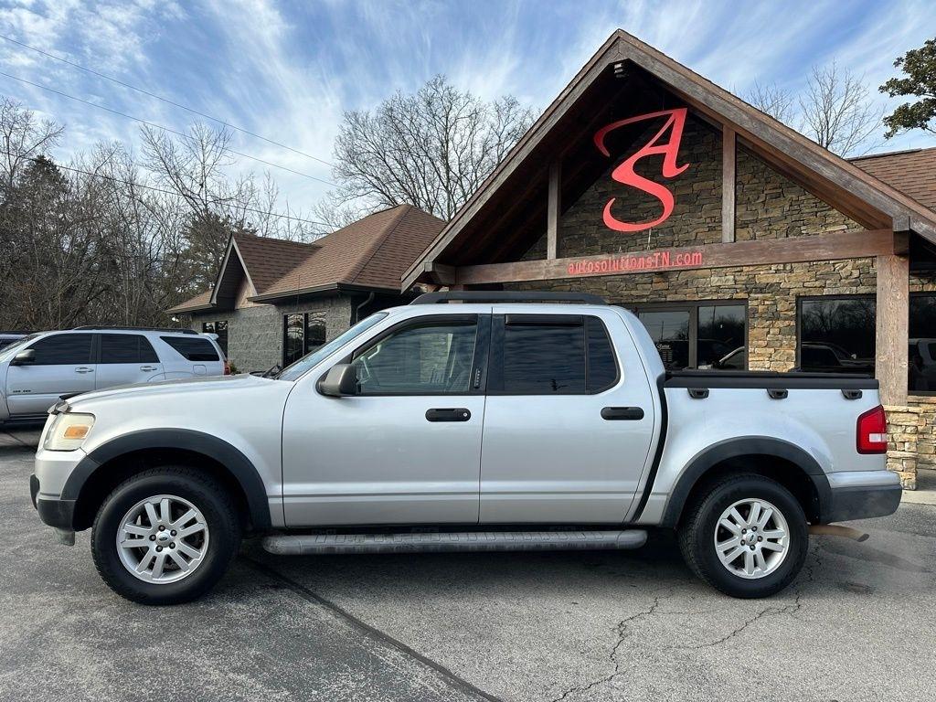 Ford Explorer Sport Trac RWD 4dr XLT 2010