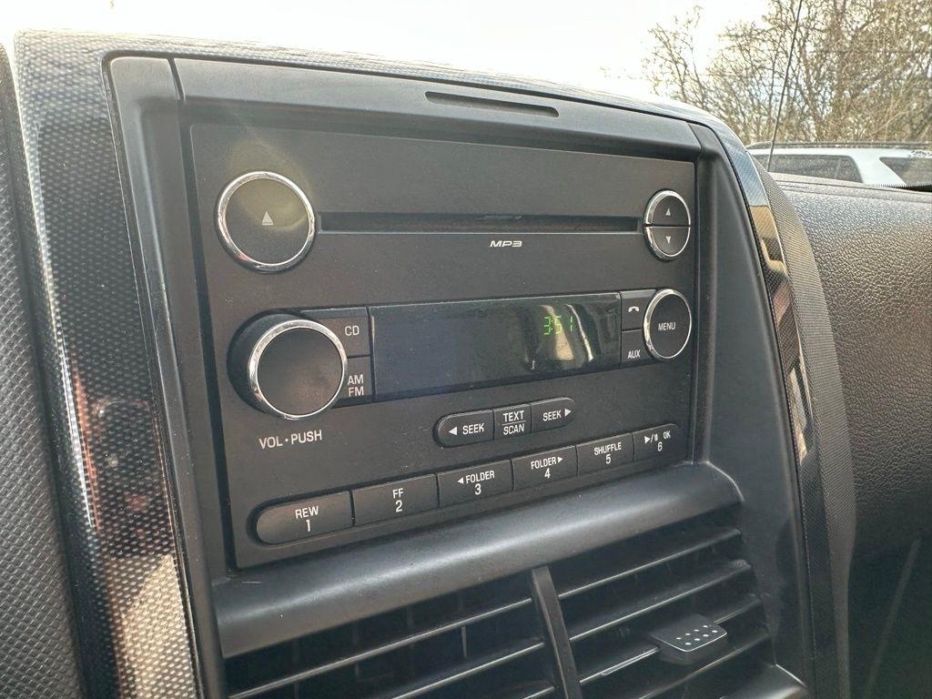 Ford Explorer Sport Trac RWD 4dr XLT 2010