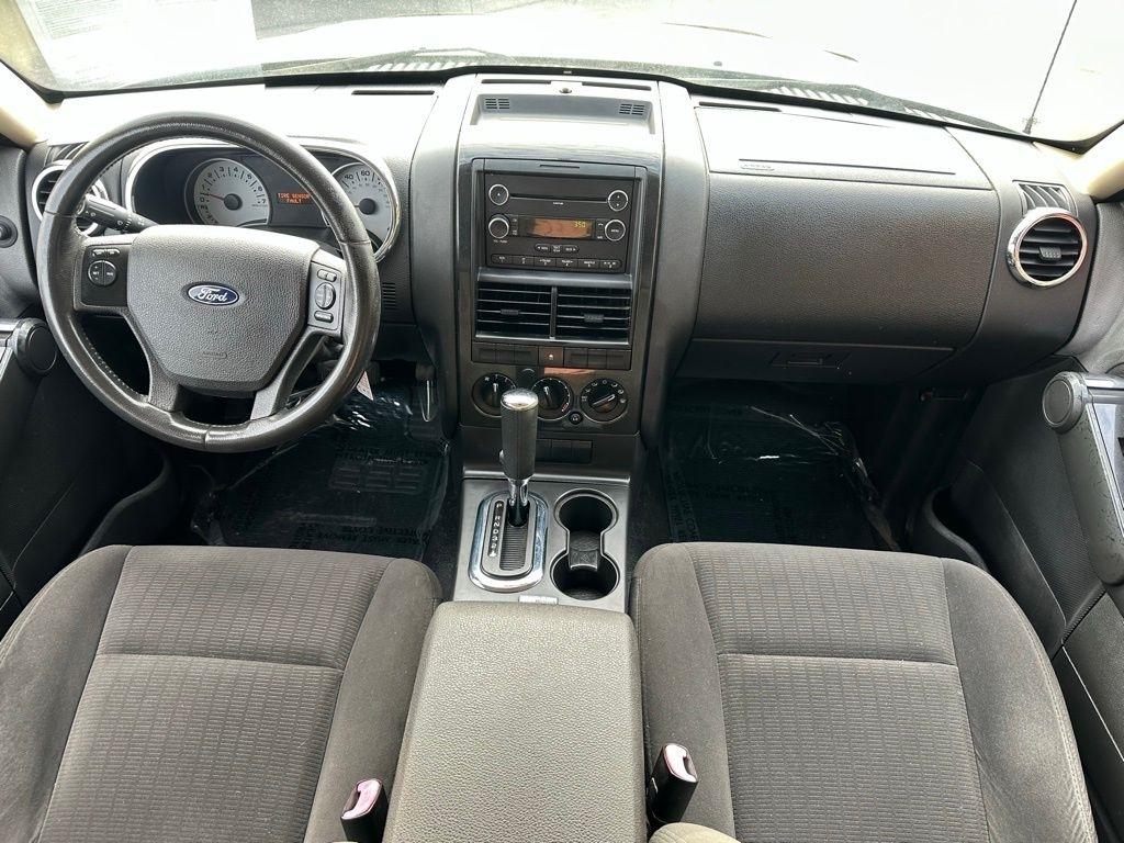 Ford Explorer Sport Trac RWD 4dr XLT 2010